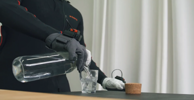 基于MANUS数据手套的机器人现实技能学习仿真