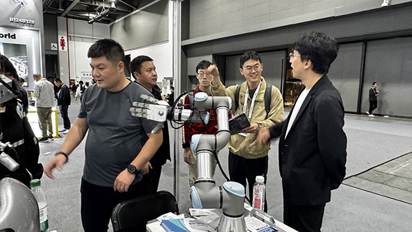 虚拟现实|虚拟仿真|三维虚拟技术|可视化工程|虚拟仿真交互|航空航天|汽车仿真|轮船仿真|列车仿真|多媒体应用|轨道交通|船舶制造|能源矿业|电力仿真|游戏开发|虚拟漫游|建筑设计|石油钻井|核能开放|互动营销|展览展示|爱迪斯通 虚拟现实|虚拟仿真|三维虚拟技术|可视化工程|虚拟仿真交互|航空航天|汽车仿真|轮船仿真|列车仿真|多媒体应用|轨道交通|船舶制造|能源矿业|电力仿真|游戏开发|虚拟漫游|建筑设计|石油钻井|核能开放|互动营销|展览展示|爱迪斯通