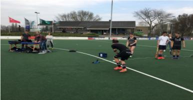 Xsens协助曲棍球运动员进行生物力学数据分析