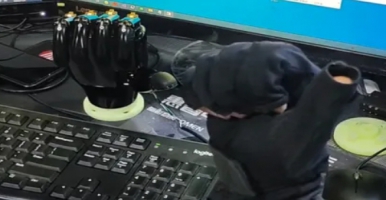 数据手套驱动的灵巧手遥操作如何实现？应用潜力如何？