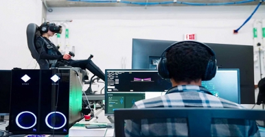 马里兰大学飞行模拟和控制实验室突破性XR研究